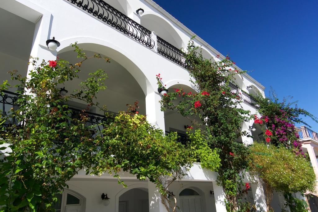 Hotel Athina Karavomylos Exterior photo