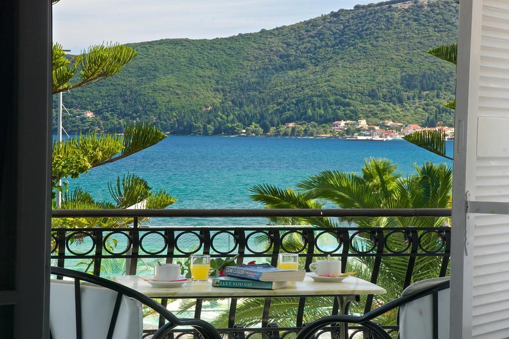 Hotel Athina Karavomylos Exterior photo