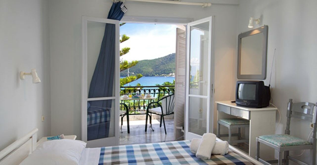 Hotel Athina Karavomylos Exterior photo
